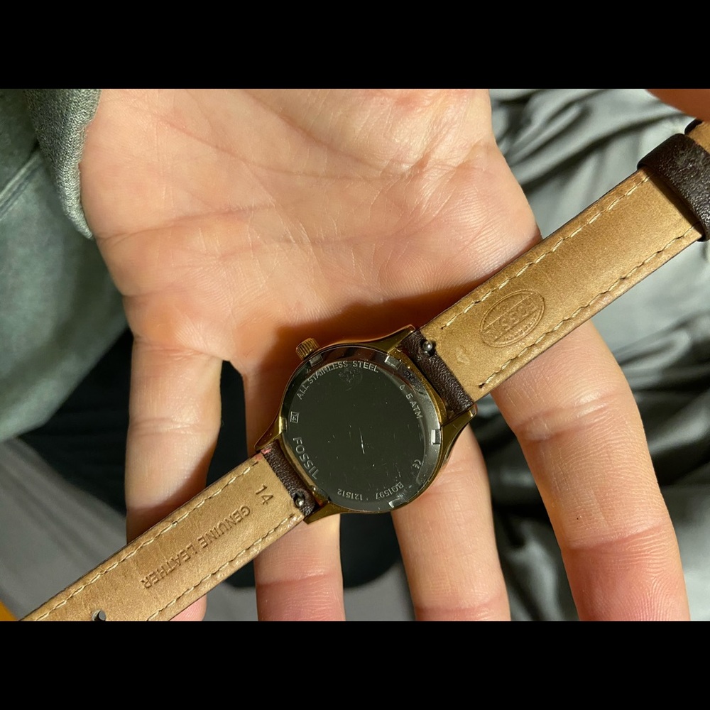 Leather Fossil Watch - Picture 2 of 4